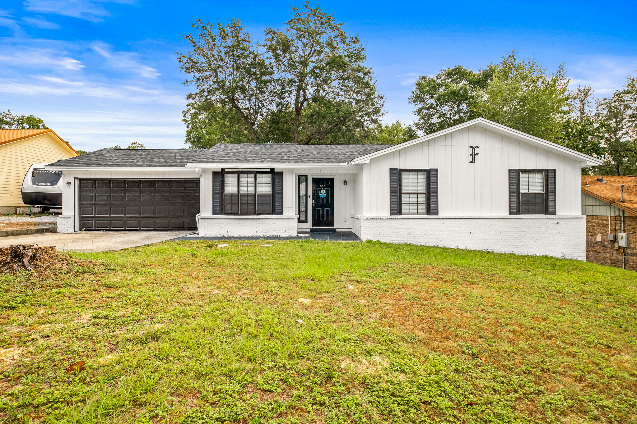 Property Photo:  513 Kumquat Avenue  FL 32578 