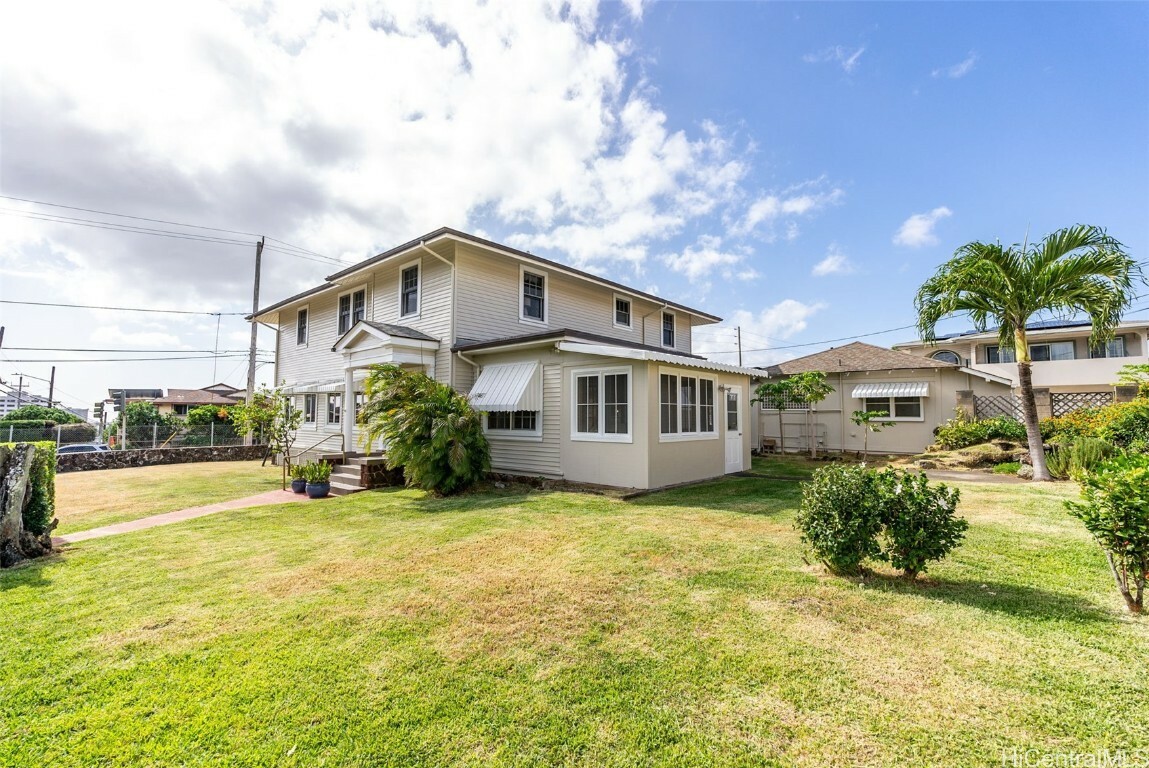 2102 Liliha Street  Honolulu HI 96817 photo