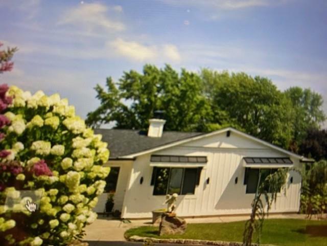 Property Photo: 1 Leesburg Court NY 11766