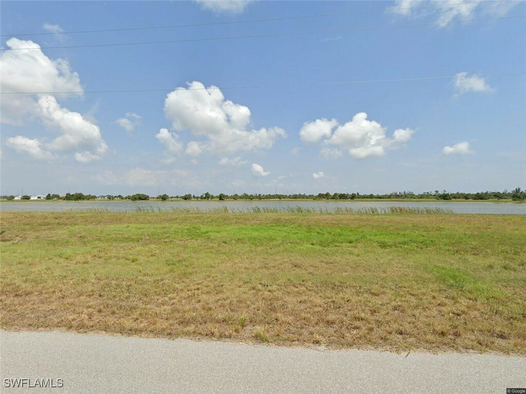 Property Photo:  60 Willow Road  FL 33946 