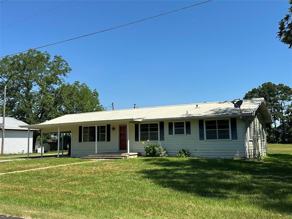 Property Photo:  711 Clarksville Road  TX 75417 