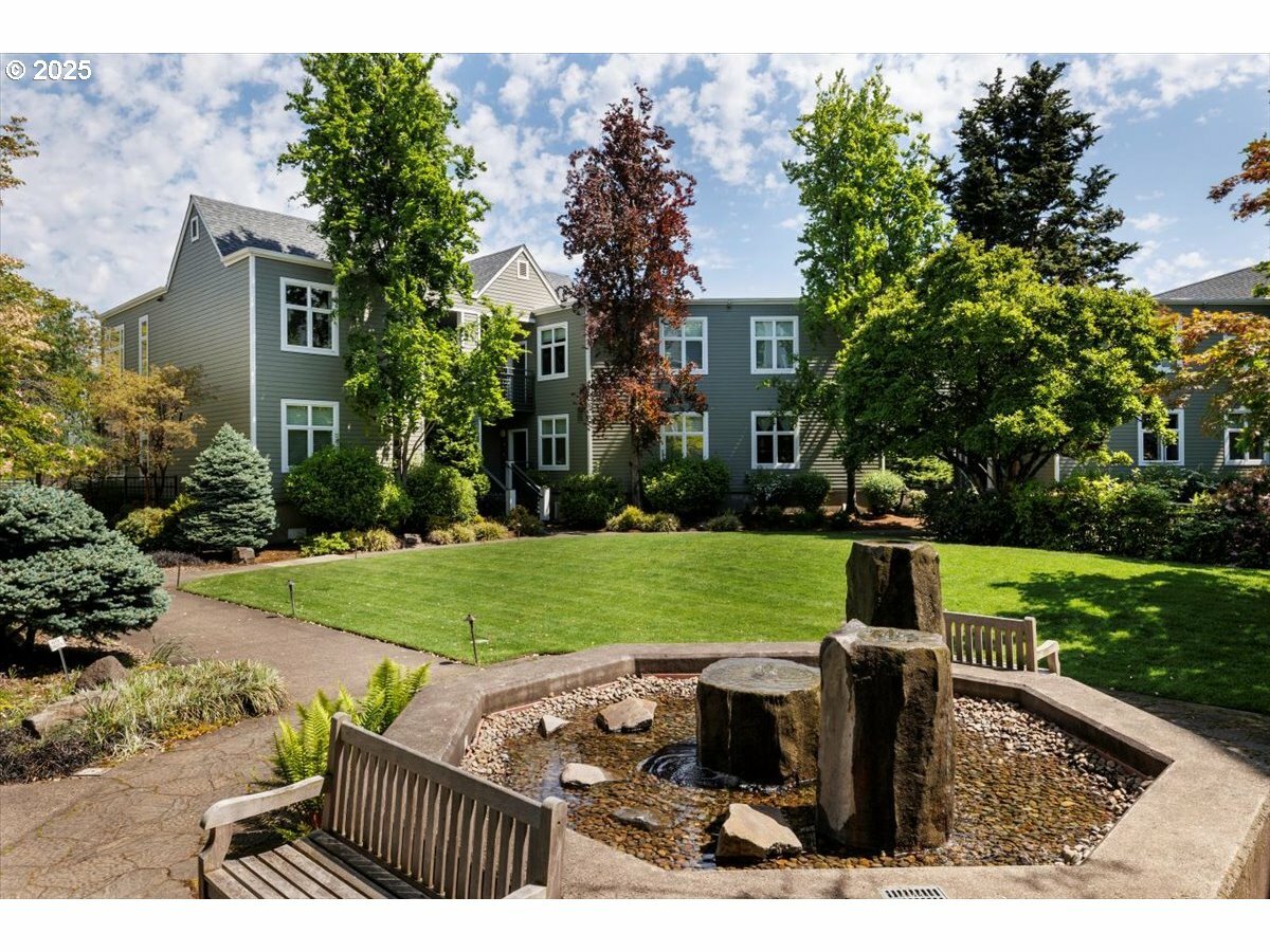 Property Photo: 225 S Montgomery St G10 OR 97201