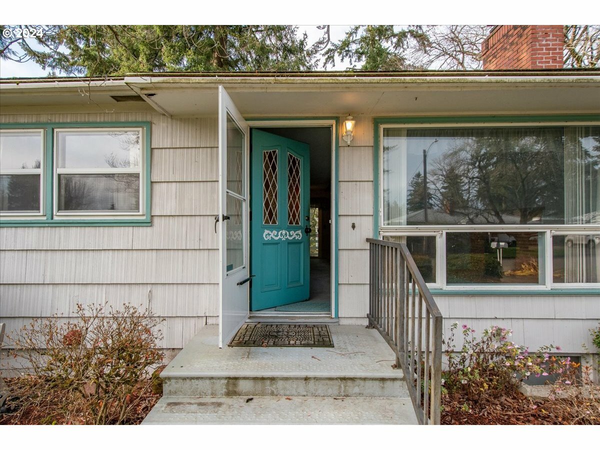 Property Photo:  812 SE 103rd Ave  WA 98664 