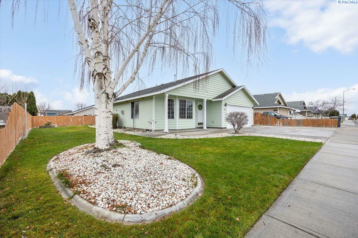 7908 Madeira Dr  Pasco WA 99301 photo