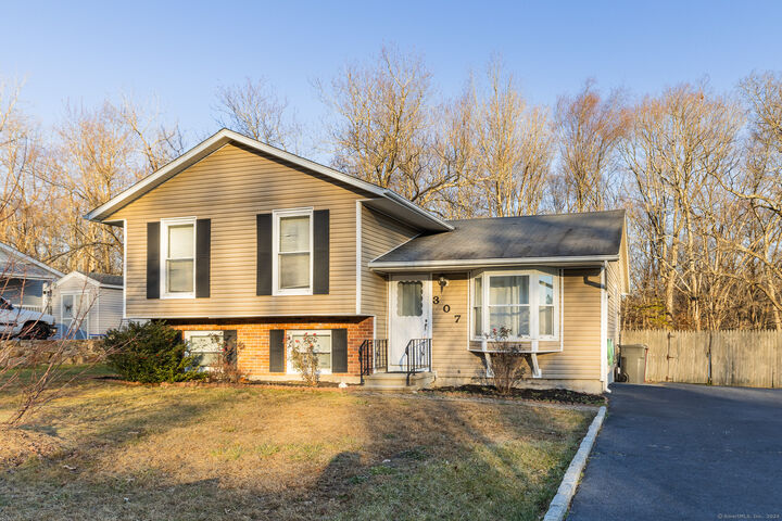 307 Morning Dove Road  Naugatuck CT 06770 photo