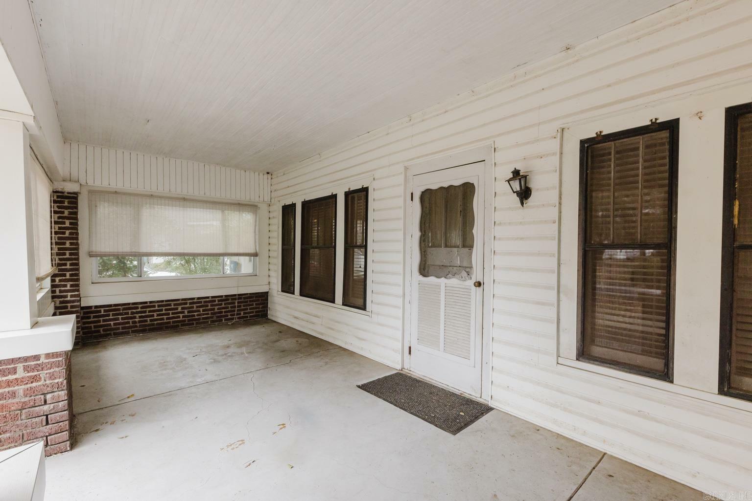 Property Photo:  722 Pine Bluff Street  AR 72104 