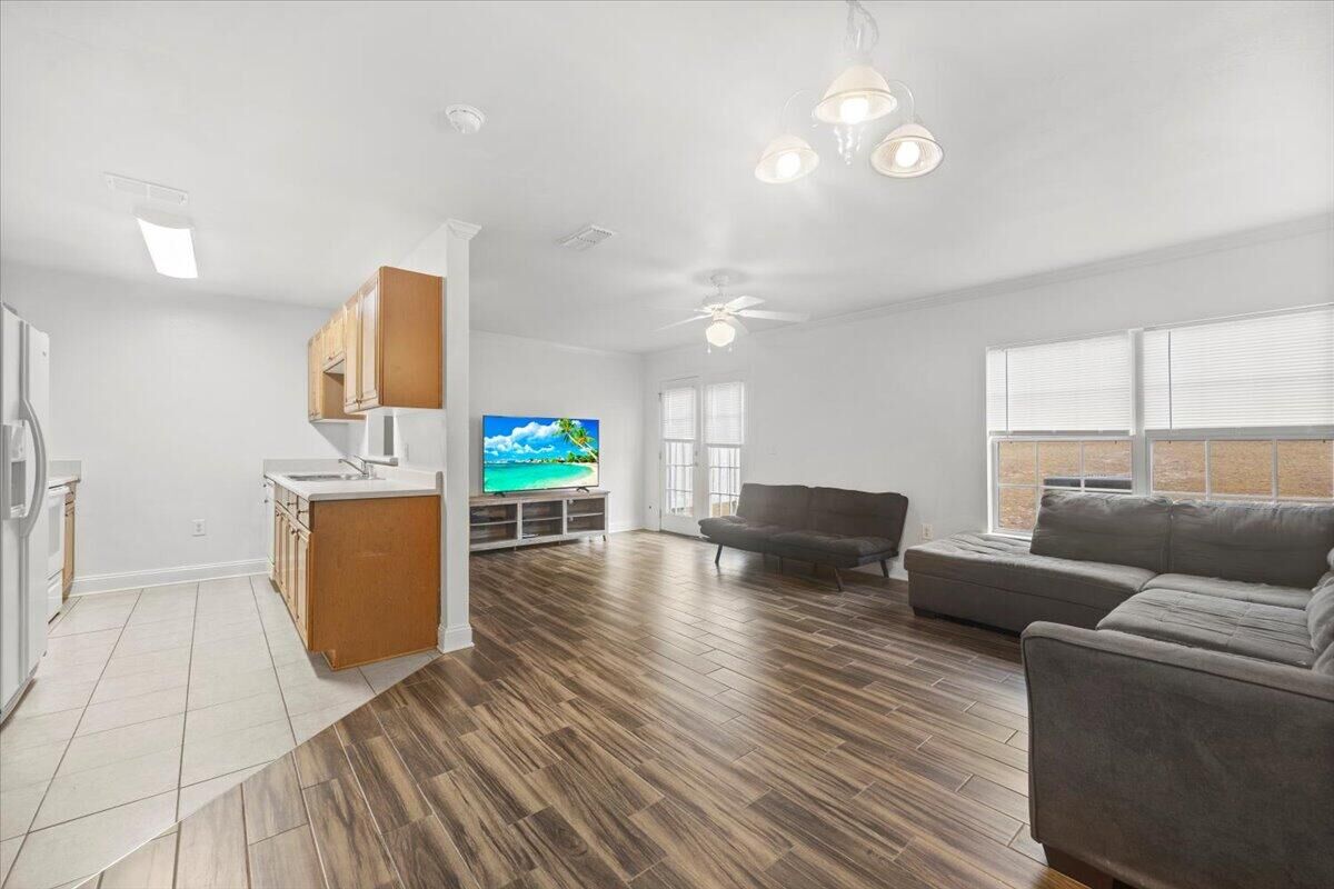Property Photo: 552 Wingspan Way FL 32536