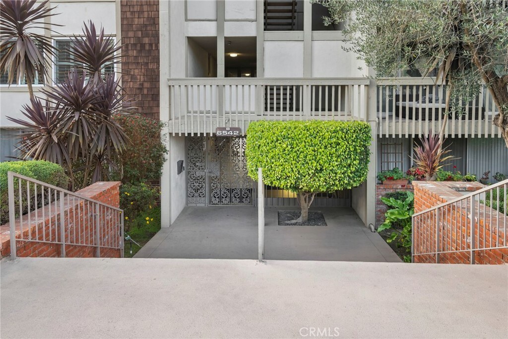 Property Photo:  6542 Ocean Crest Drive B313  CA 90275 