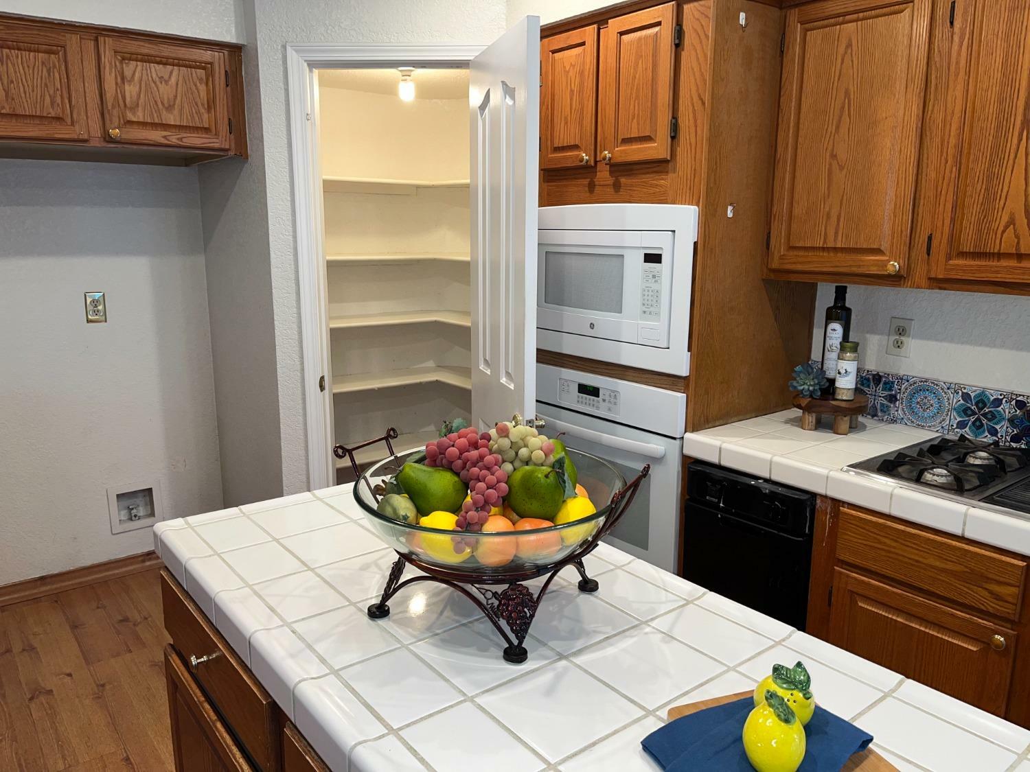 Property Photo: 1525 Foxwood Drive CA 95376