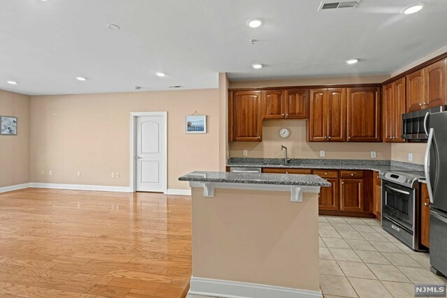 Property Photo:  22 Ave At Port Imperial 232  NJ 07093 