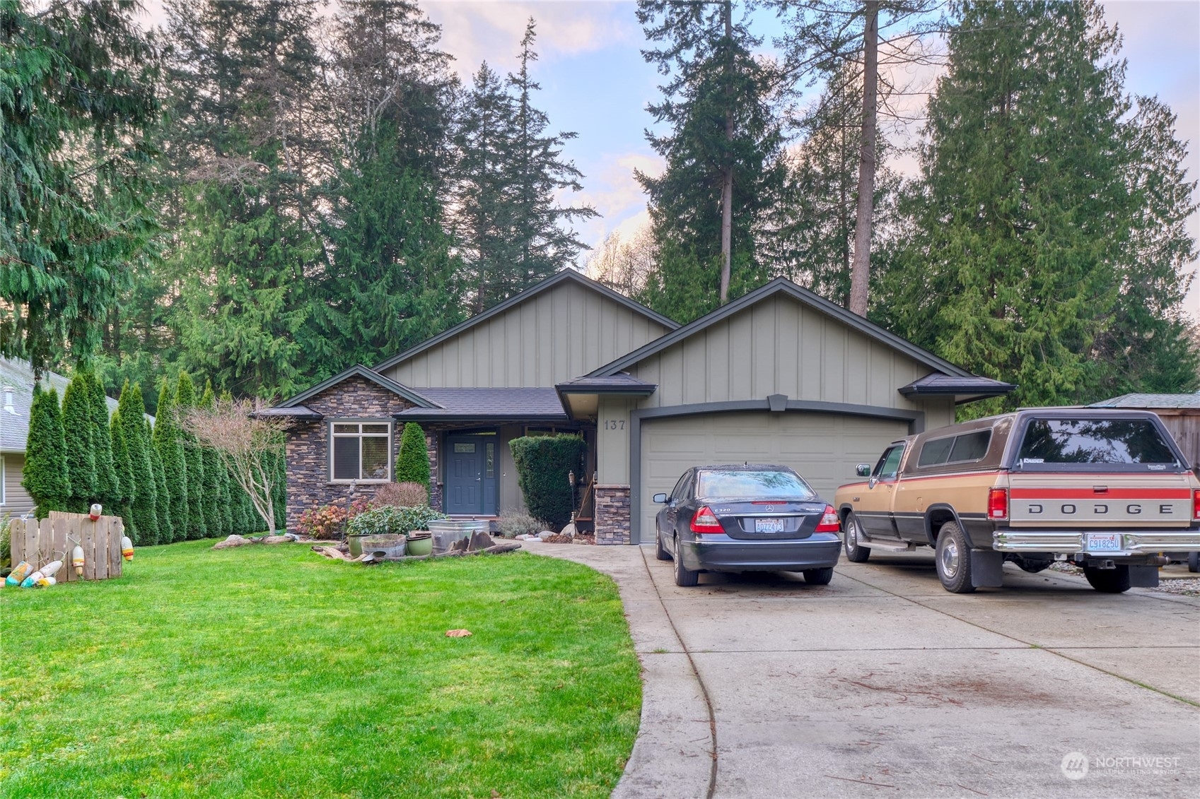 Property Photo:  137  Park Drive  WA 98281 