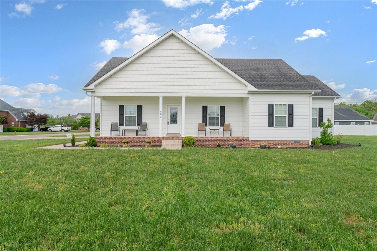 Property Photo: 901 E Hampton Court KY 42134