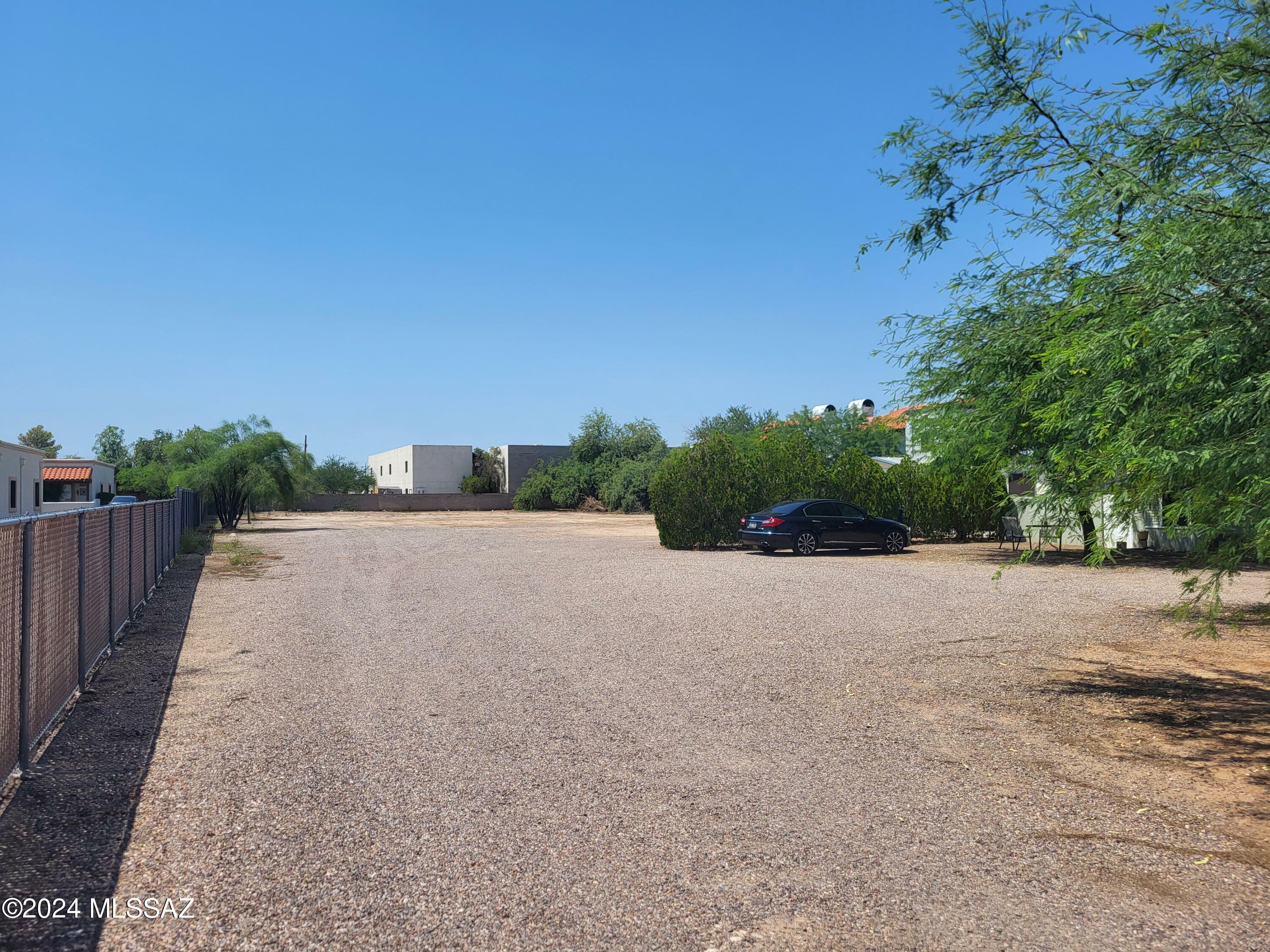 Property Photo:  321 W Pastime Road 7  AZ 85705 