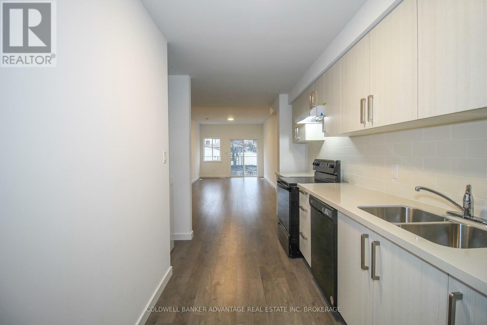 Property Photo:  311 Chaffey Street  ON L3B 2W4 