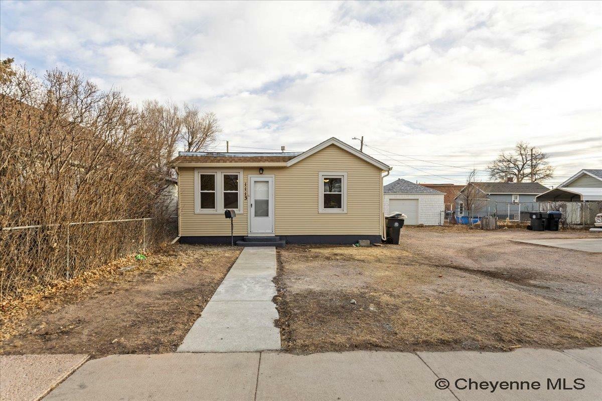 Property Photo:  1113 W 28th St  WY 82001 