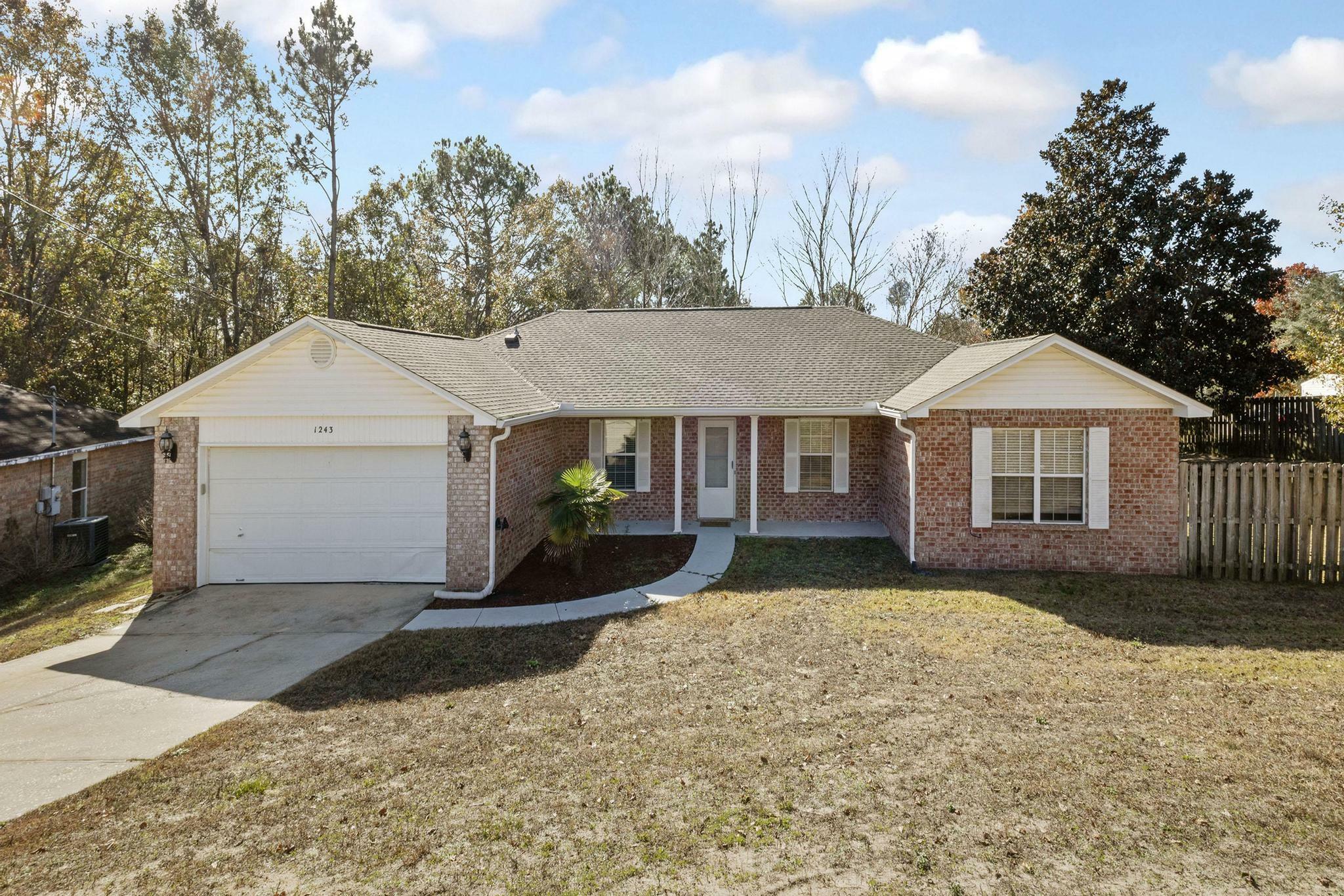 Property Photo: 1243 Northview Drive FL 32536