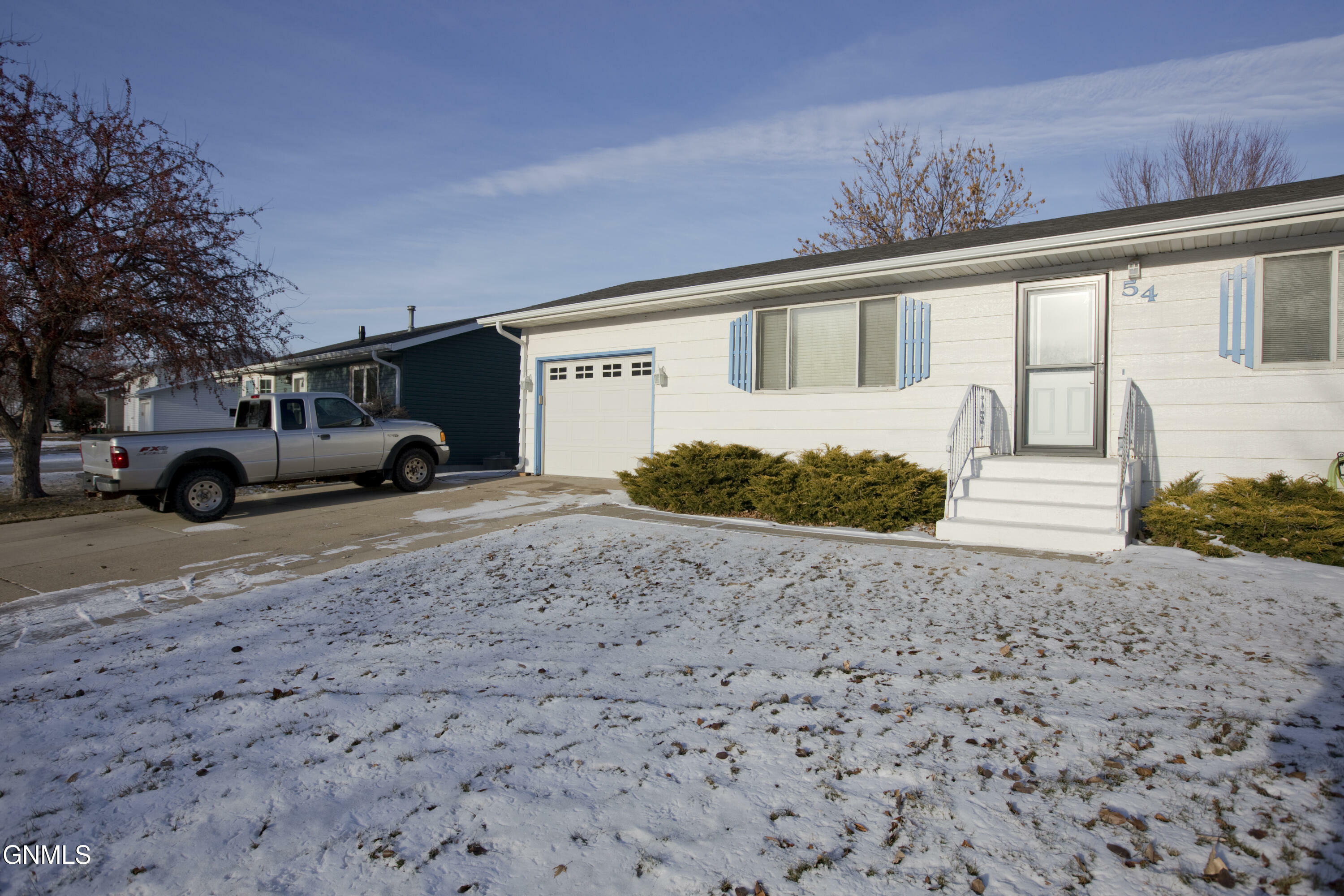 Property Photo:  54 Benteen Drive  ND 58504 