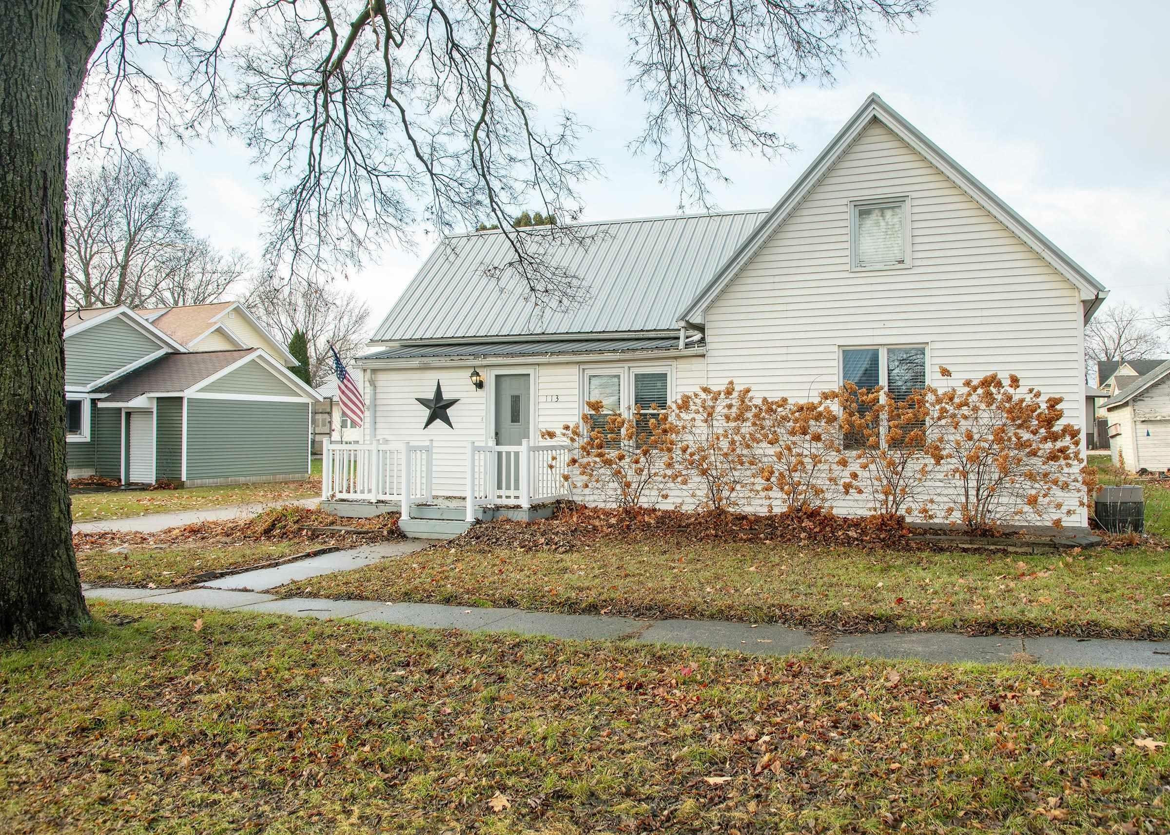 Property Photo:  113 N Washington Street  IA 50619 