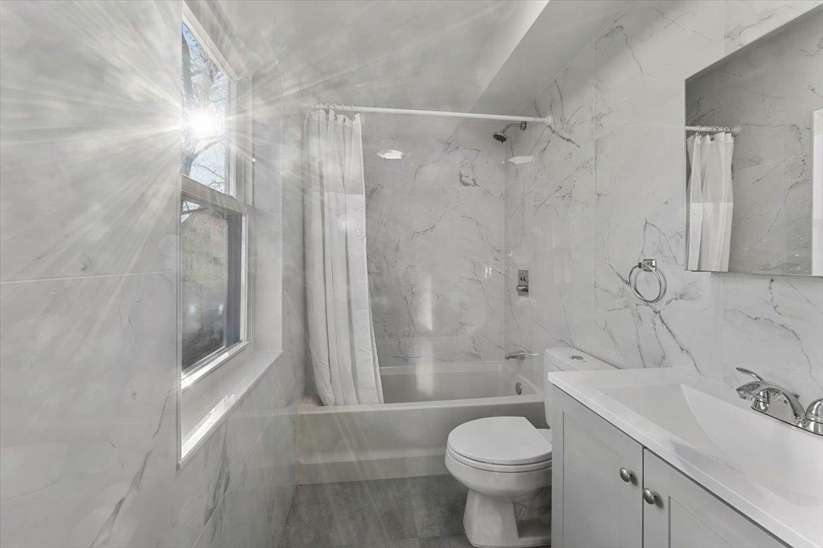 Property Photo: 831 Swinton Avenue NY 10465