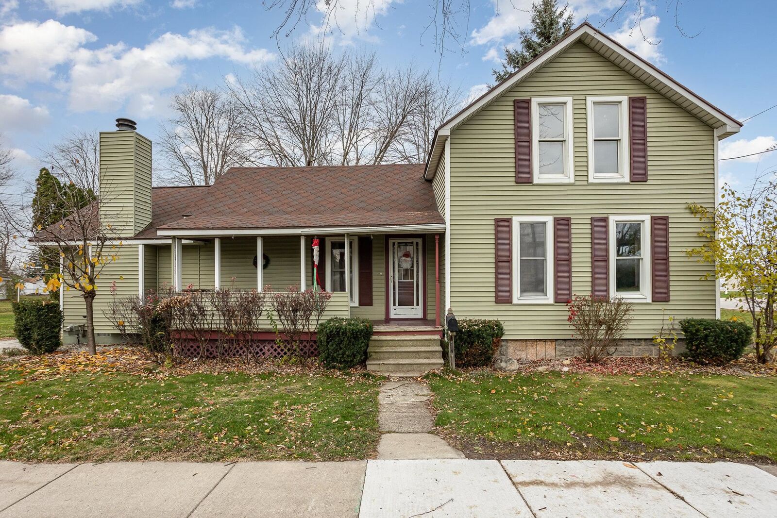 Property Photo:  217 N Franklin  MI 48604 