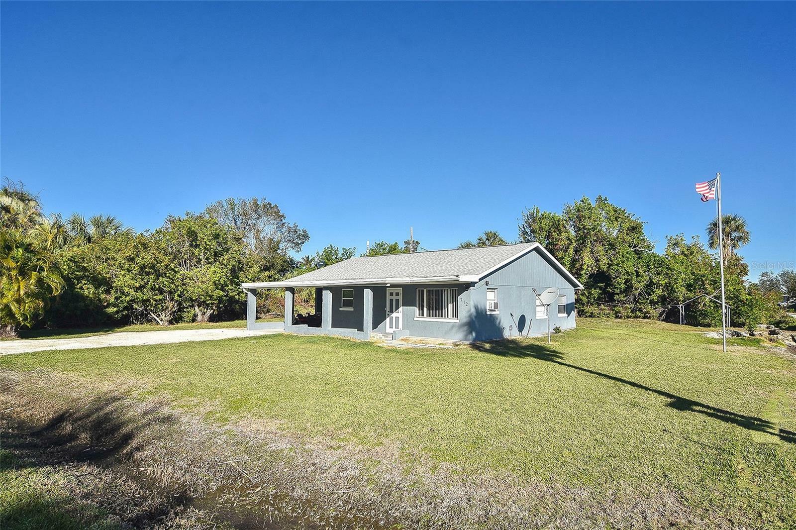 Property Photo:  712 Edmund Street  FL 33950 