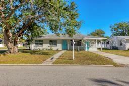 Property Photo:  1601 32nd Street W  FL 34205 