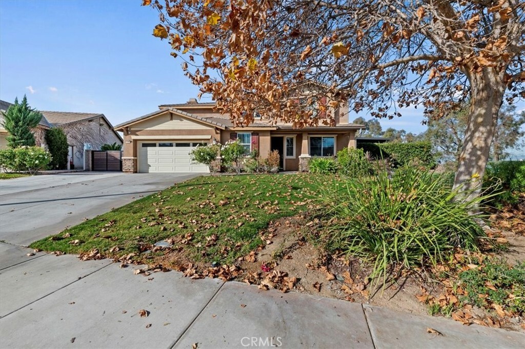 Property Photo:  16281 Echo Summit Court  CA 92503 