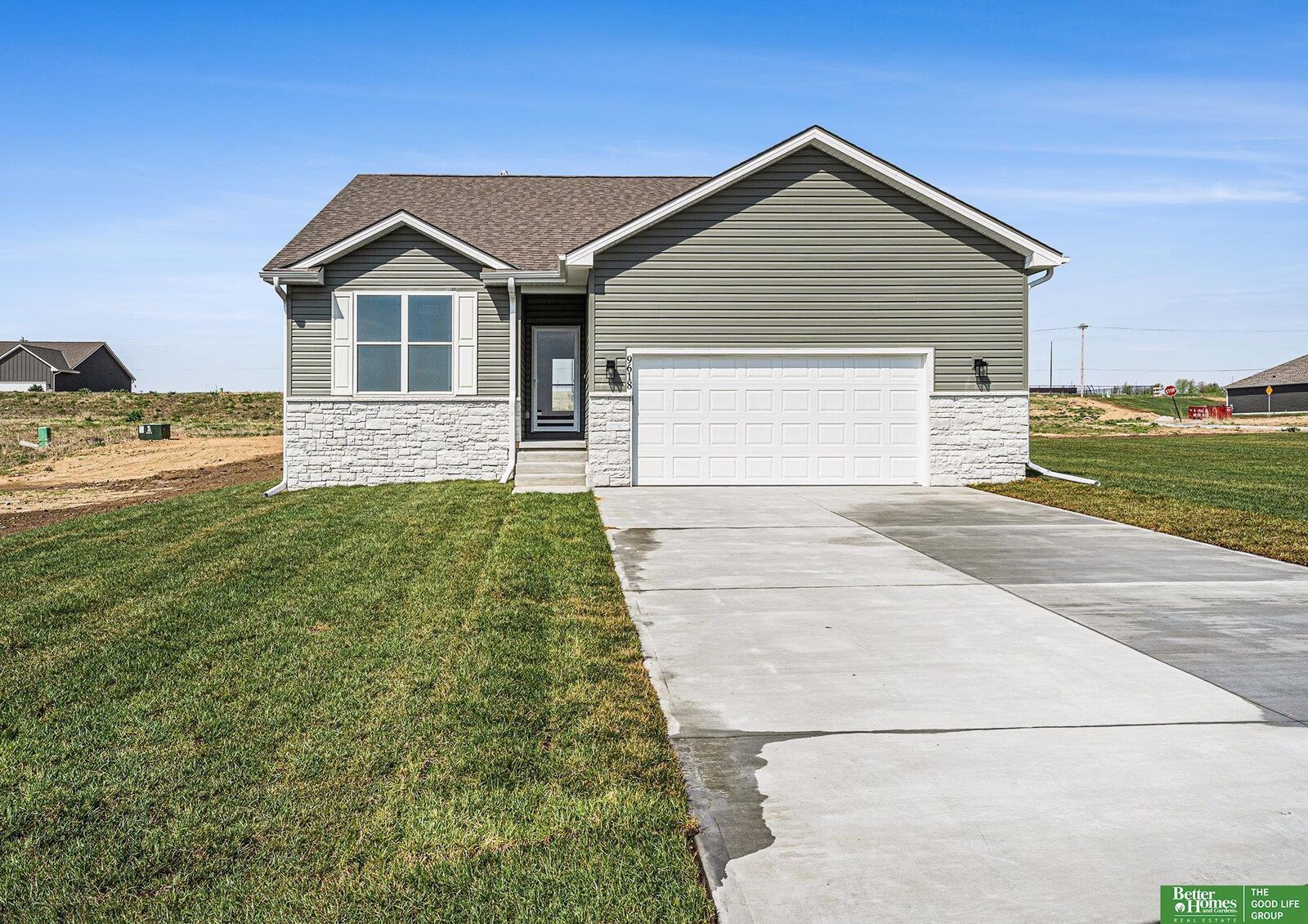 Property Photo: 9618 N 167 Street NE 68007