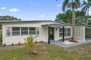 Property Photo:  2410 S S 19th Street  FL 34982 