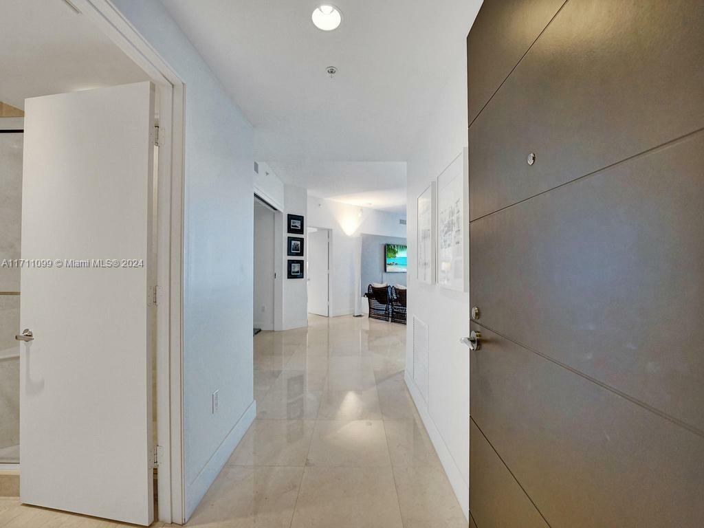 Property Photo:  17301 Biscayne Blvd 2008  FL 33160 