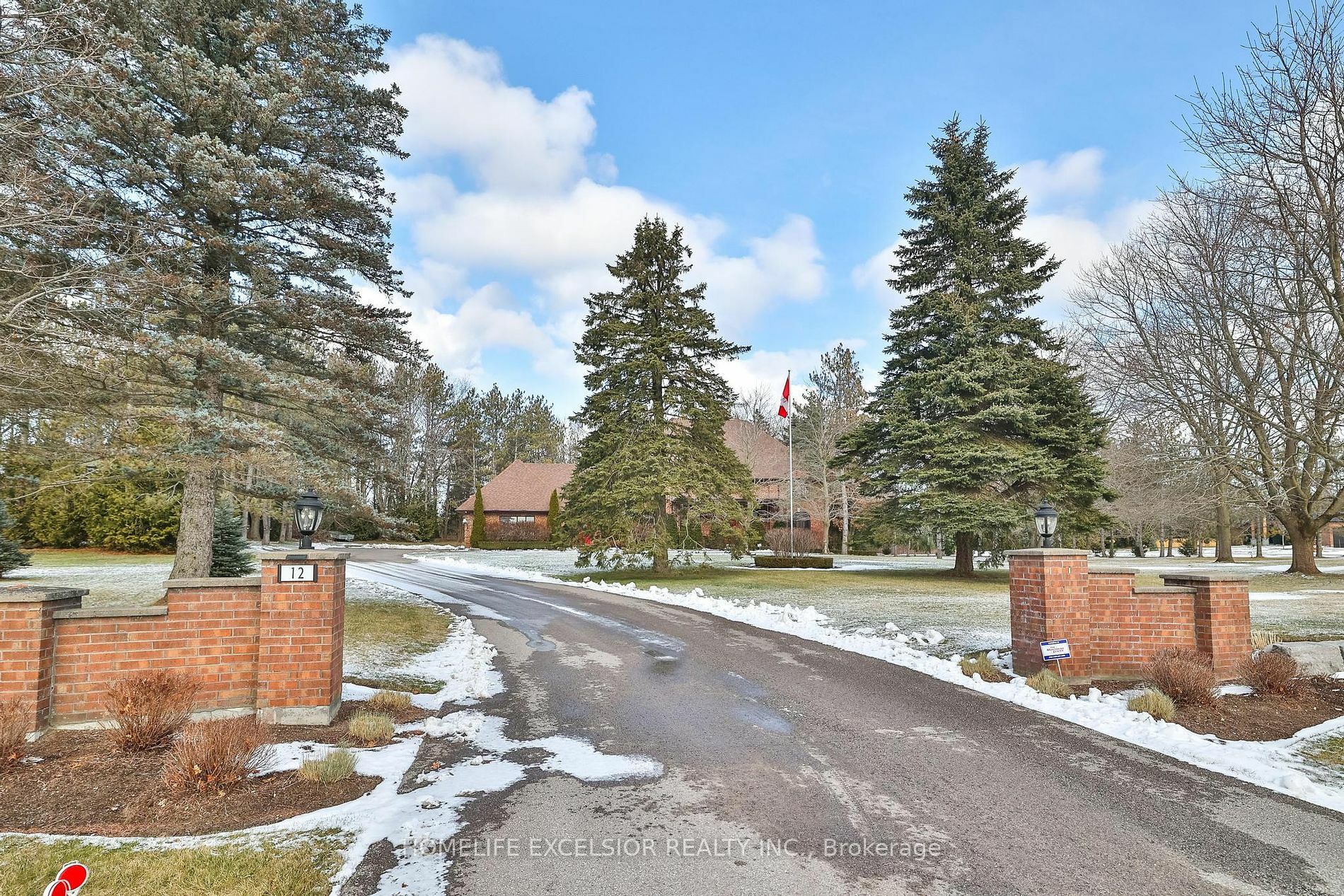 Property Photo:  12 Bristol Sands Cres  ON L4A 7X4 