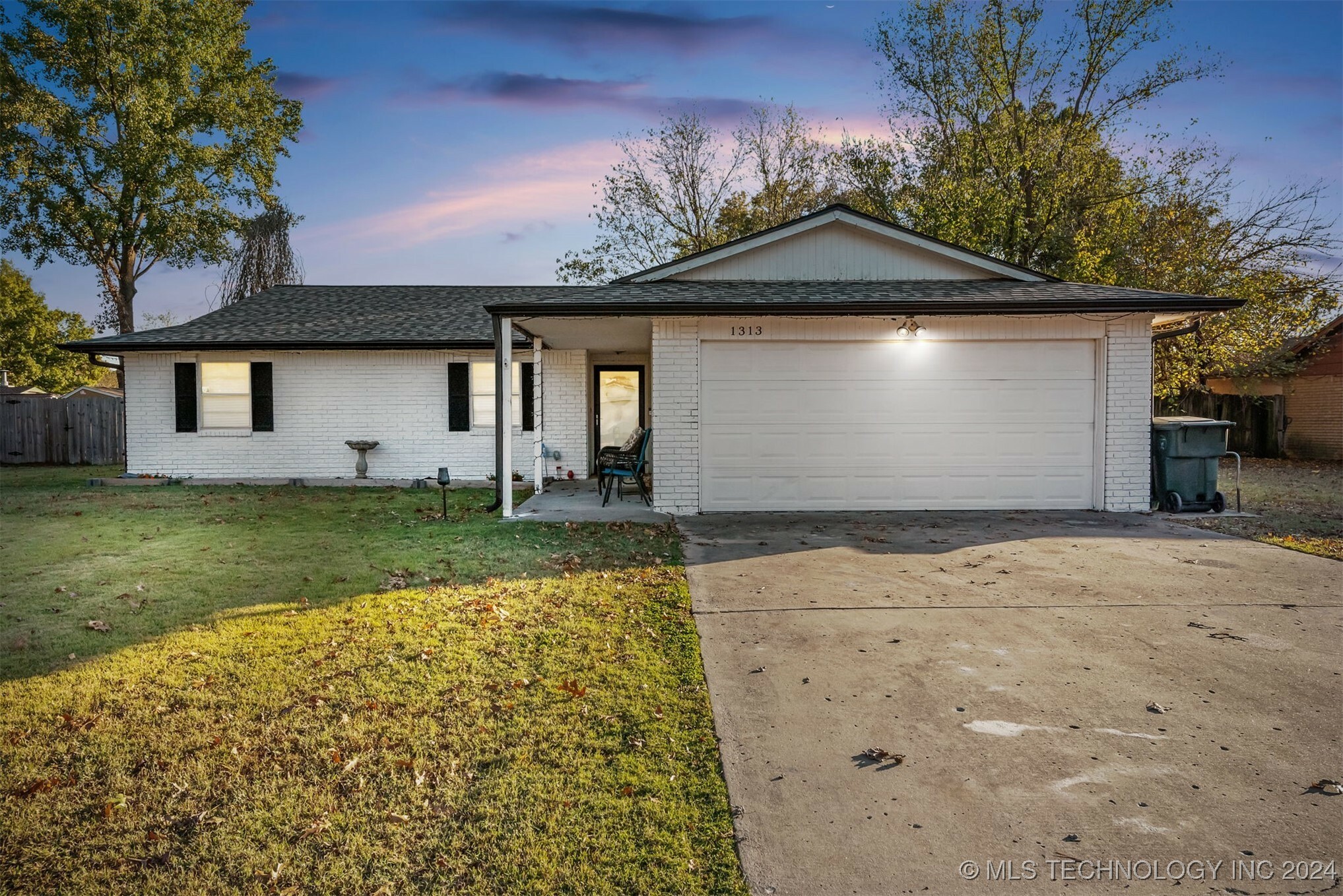 Property Photo:  1313 Solomon Street  OK 74403 