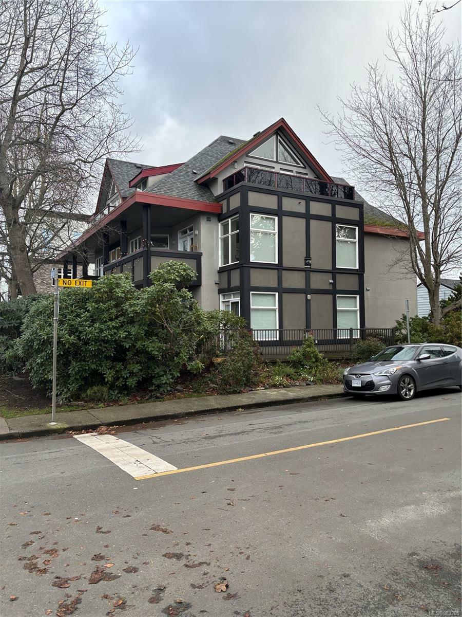 Property Photo: 1741 Oak Bay Ave A BC V8R 1B8