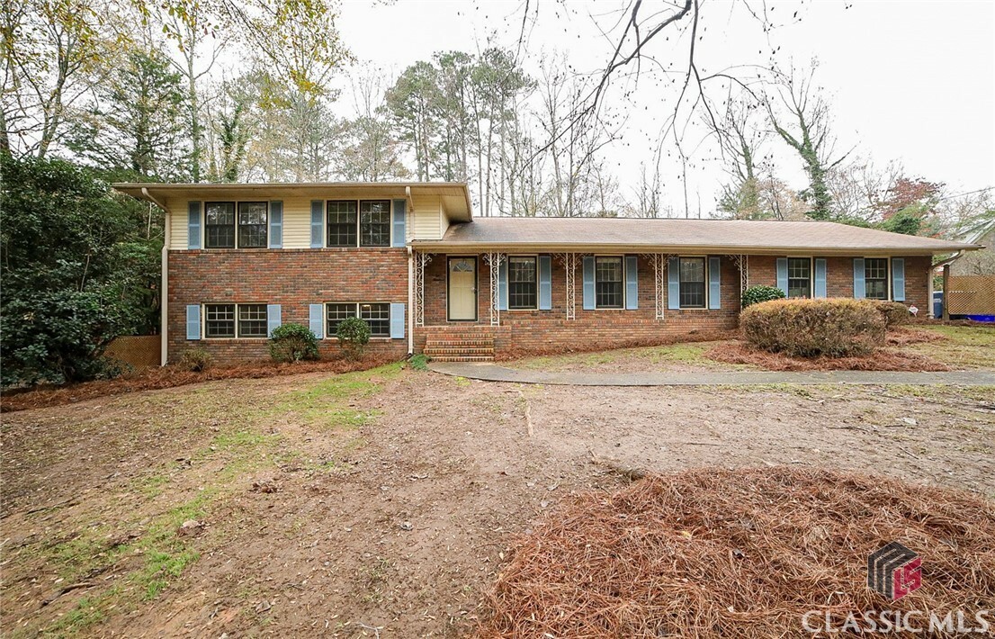 Property Photo:  200 Kings Road  GA 30606 