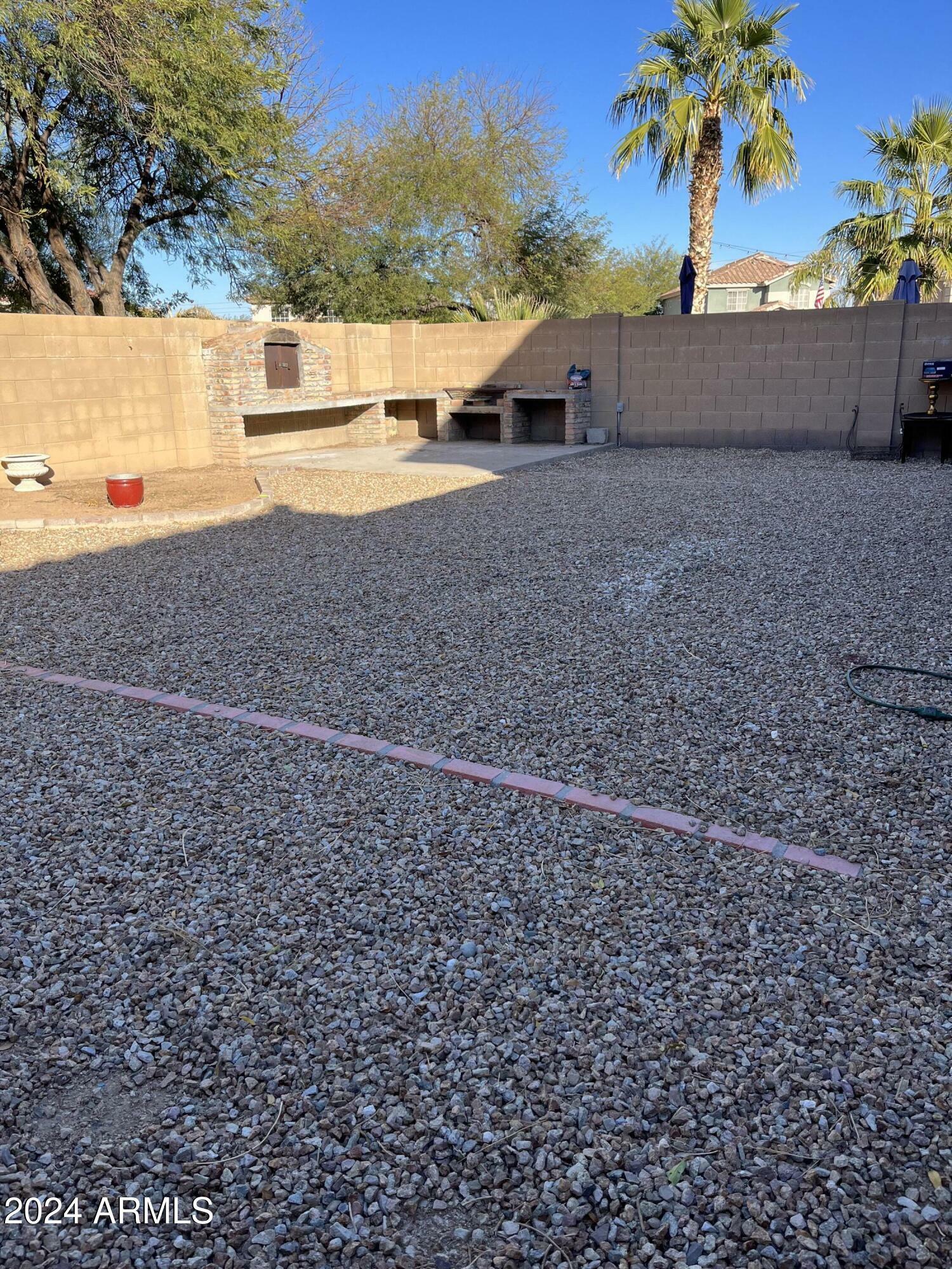 Property Photo:  1096 E Rolls Road E  AZ 85143 