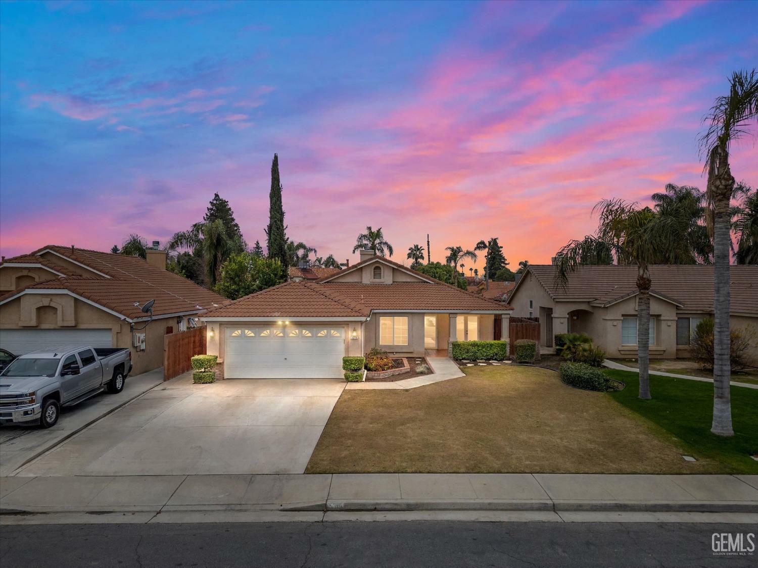 Property Photo:  5319 Silvergate Street  CA 93313 