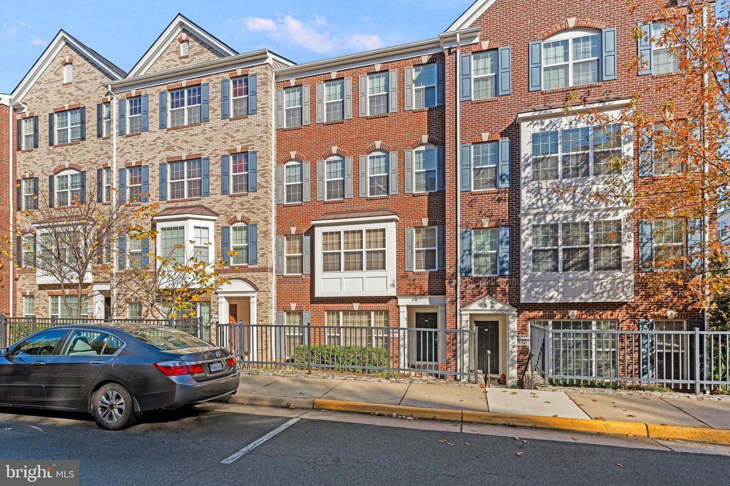 Property Photo: 15261 Leicestershire Street VA 22191