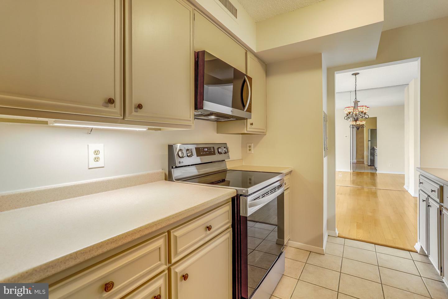 Property Photo:  3800 Fairfax Drive 1307  VA 22203 