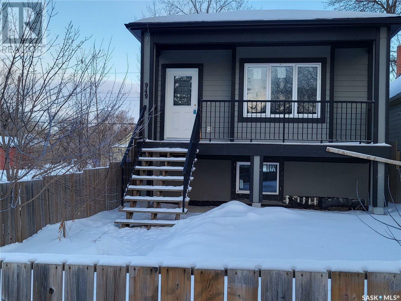 Property Photo:  949 Robinson Street  SK S4T 2M6 