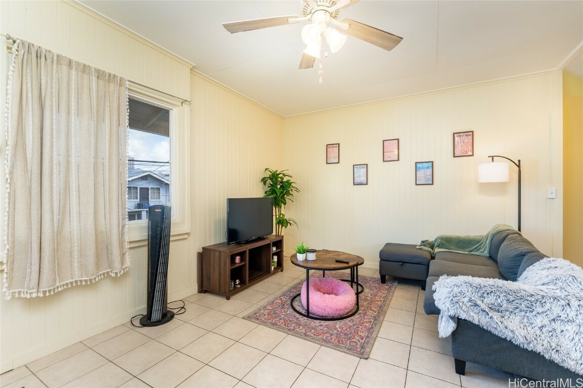 Property Photo:  737 Hauoli Street  HI 96826 