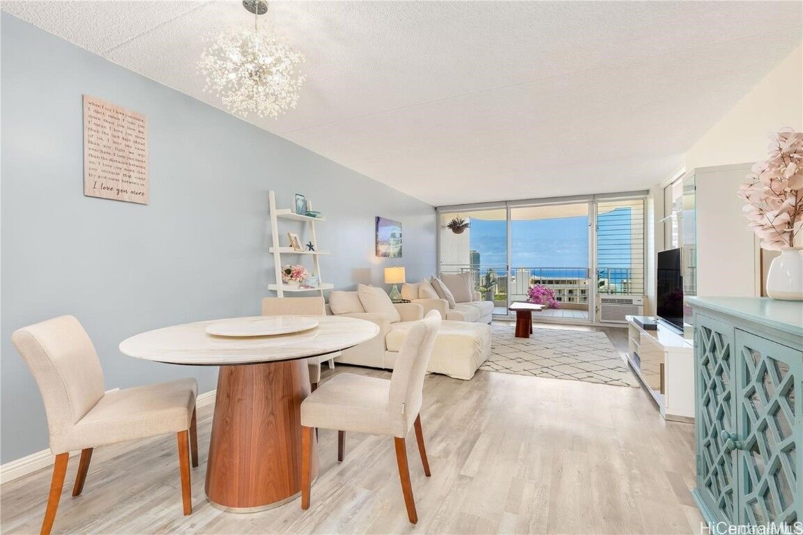 Property Photo: 469 Ena Road 2708 HI 96815