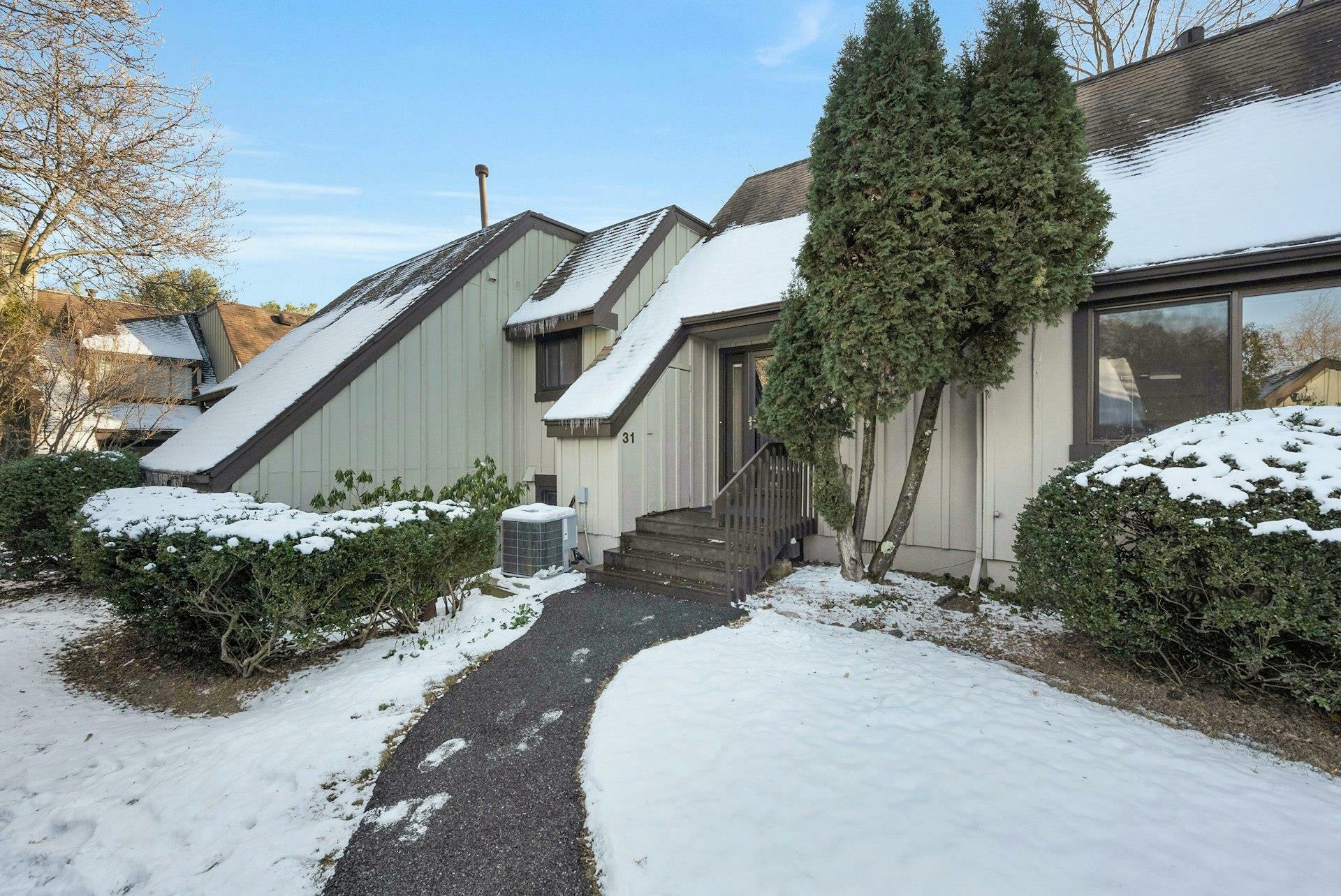 Property Photo:  31 Quail Close  NY 10533 