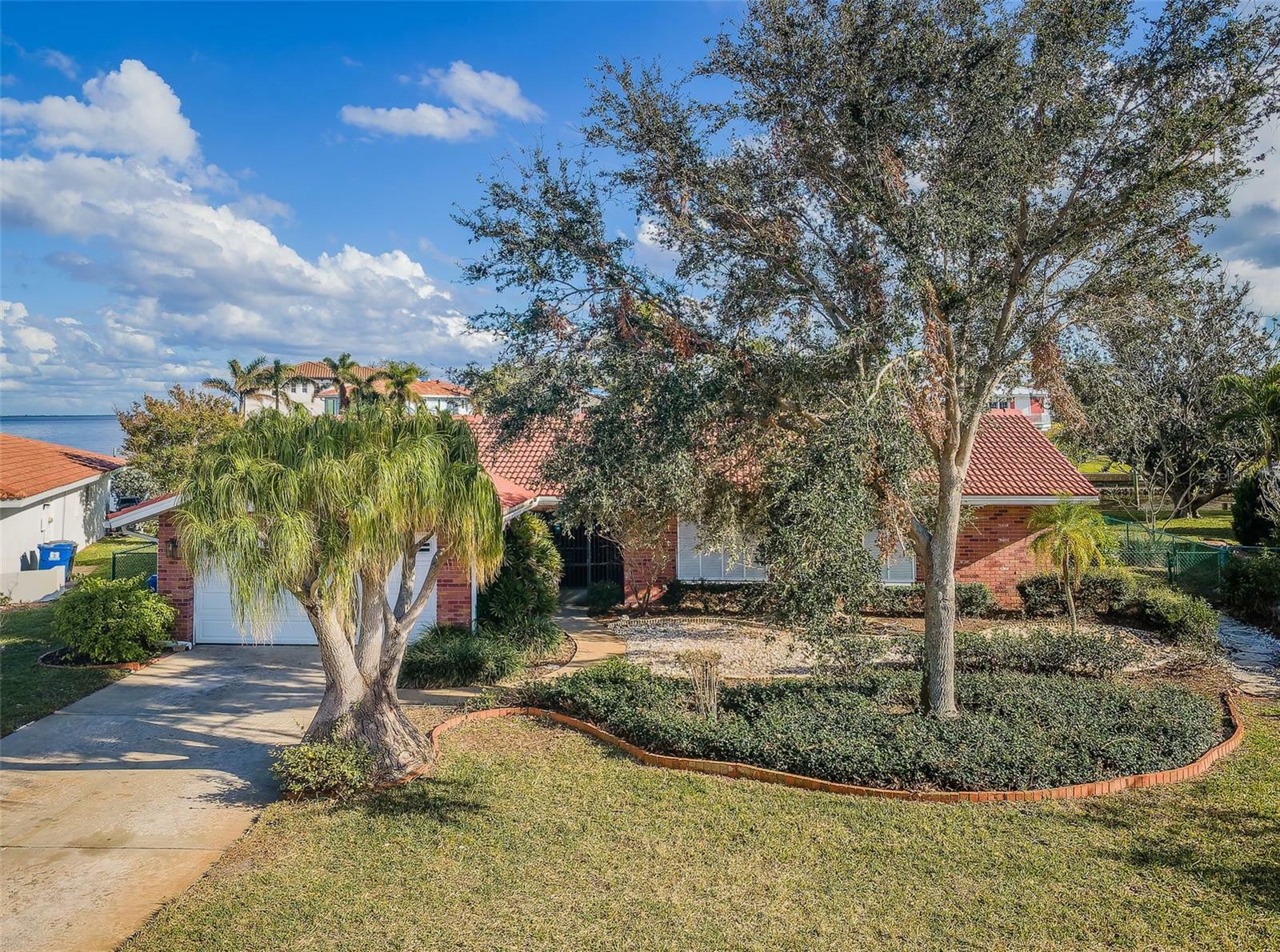 Property Photo: 2084 Iowa Avenue NE FL 33703
