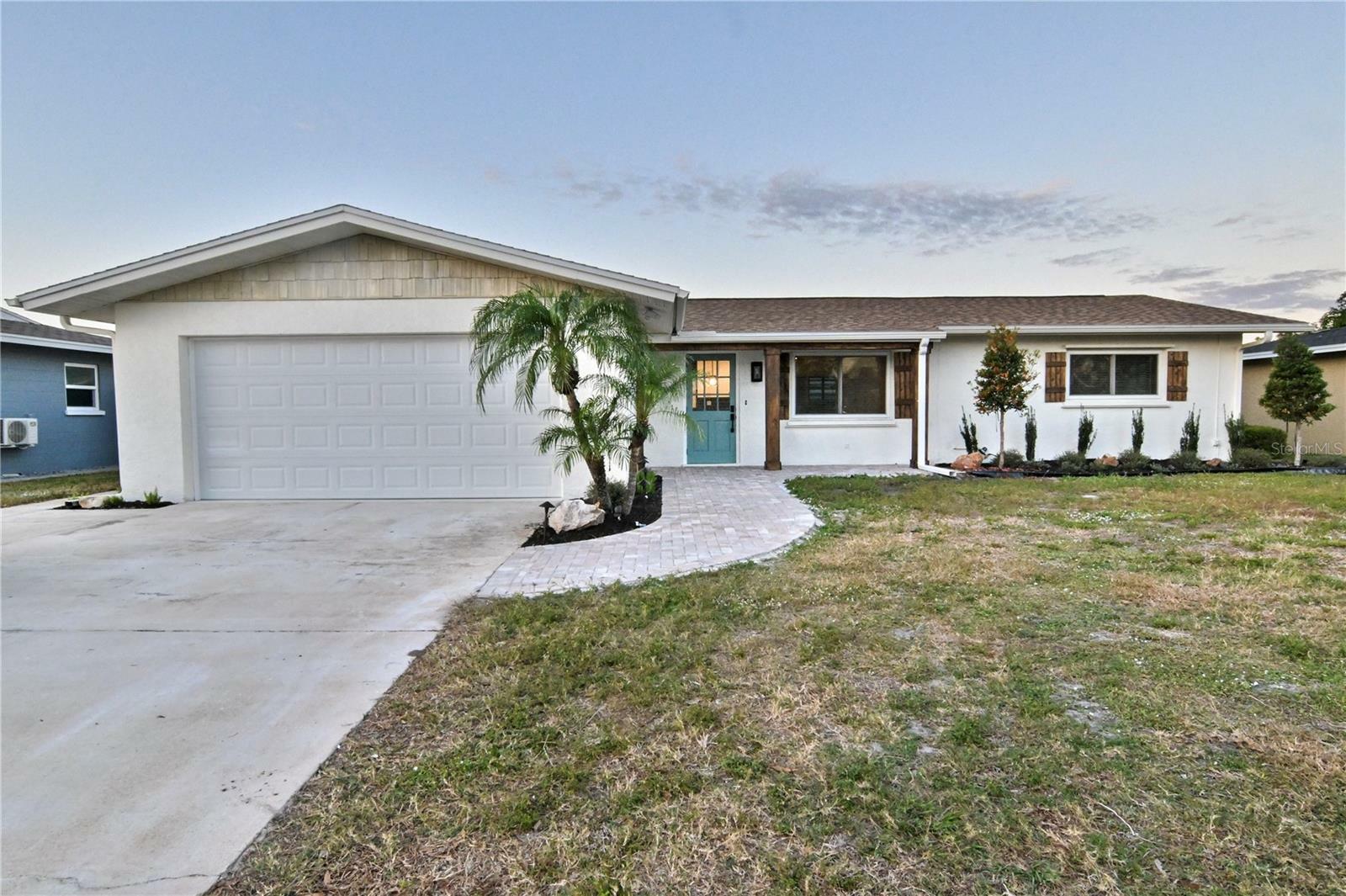 Property Photo: 2902 23rd Avenue W FL 34205