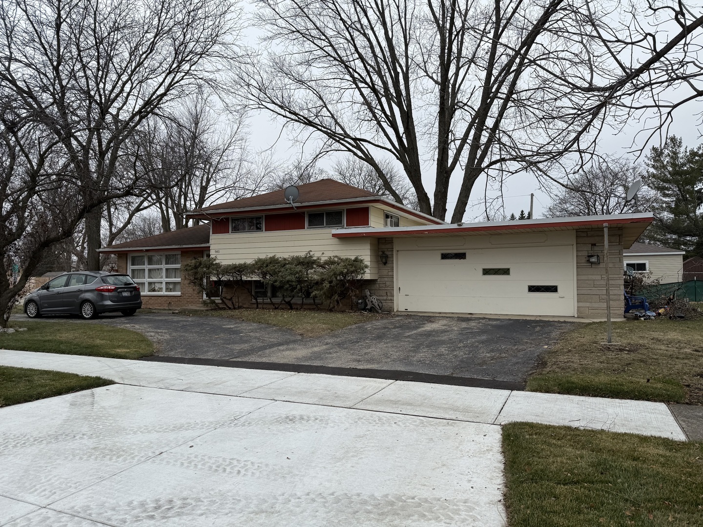 Property Photo:  980 Marshall Drive  IL 60016 