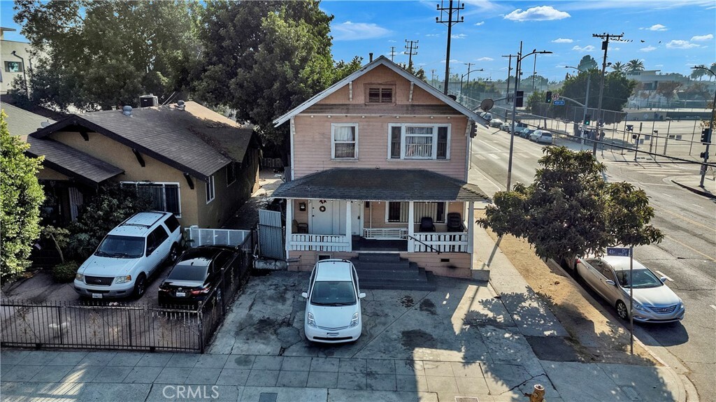 Property Photo:  732 W 41st Drive  CA 90037 