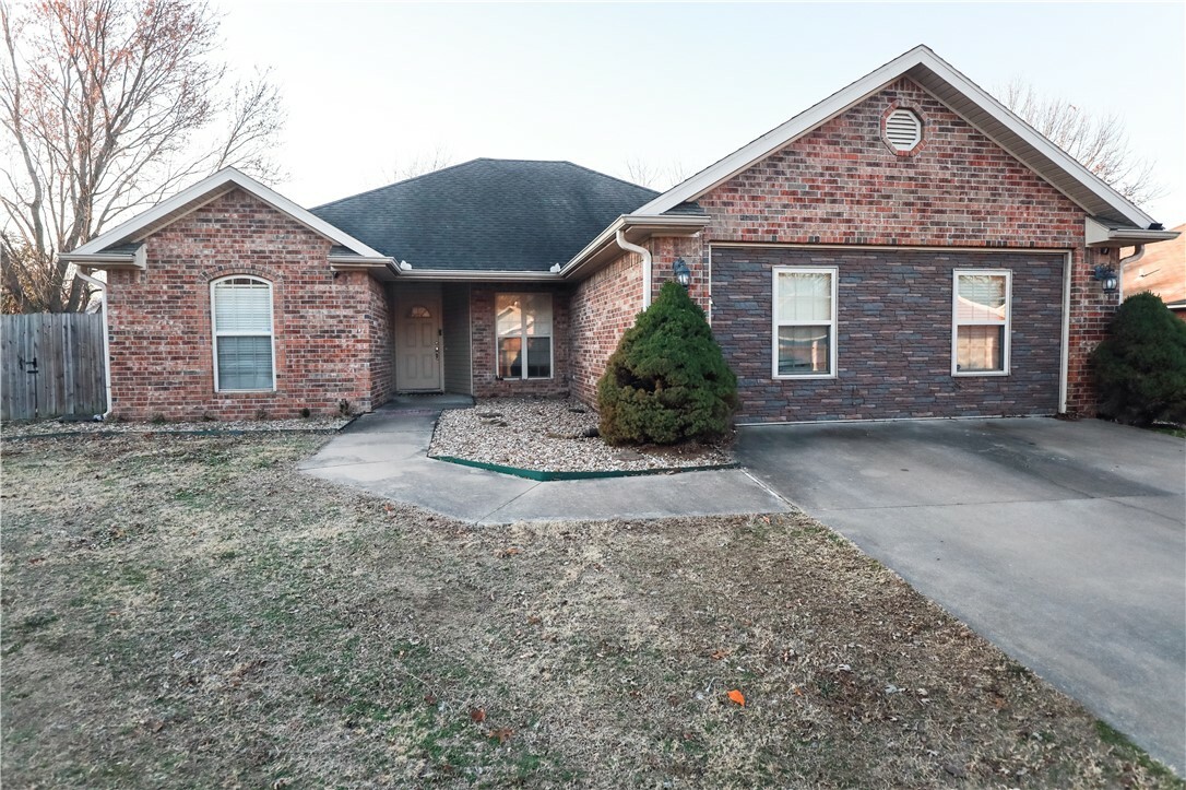 Property Photo:  67 Northaven Street  AR 72730 