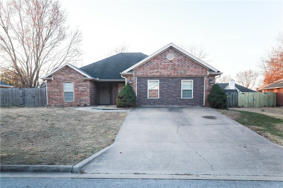 Property Photo:  67 Northaven Street  AR 72730 