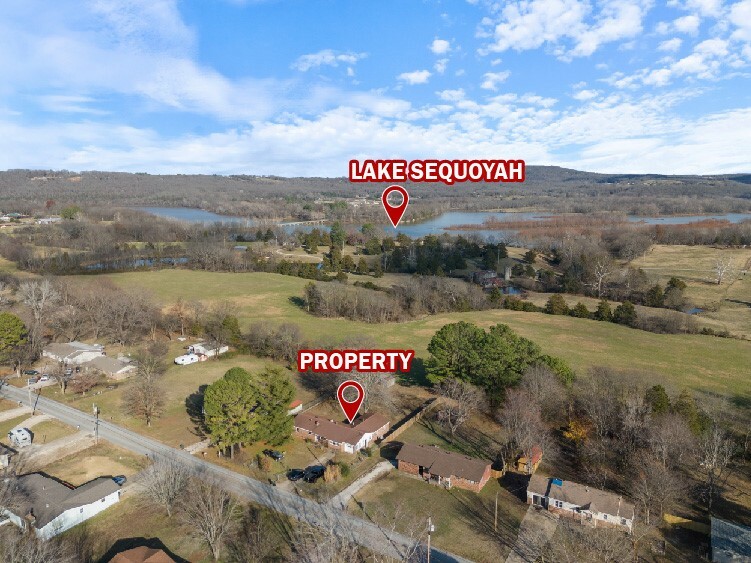 Property Photo:  1076 S Lake Sequoyah Drive  AR 72701 