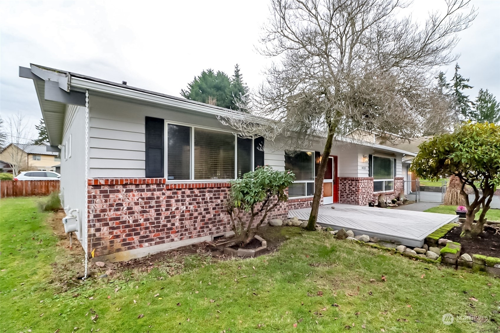 Property Photo:  14705  56th Avenue W  WA 98026 